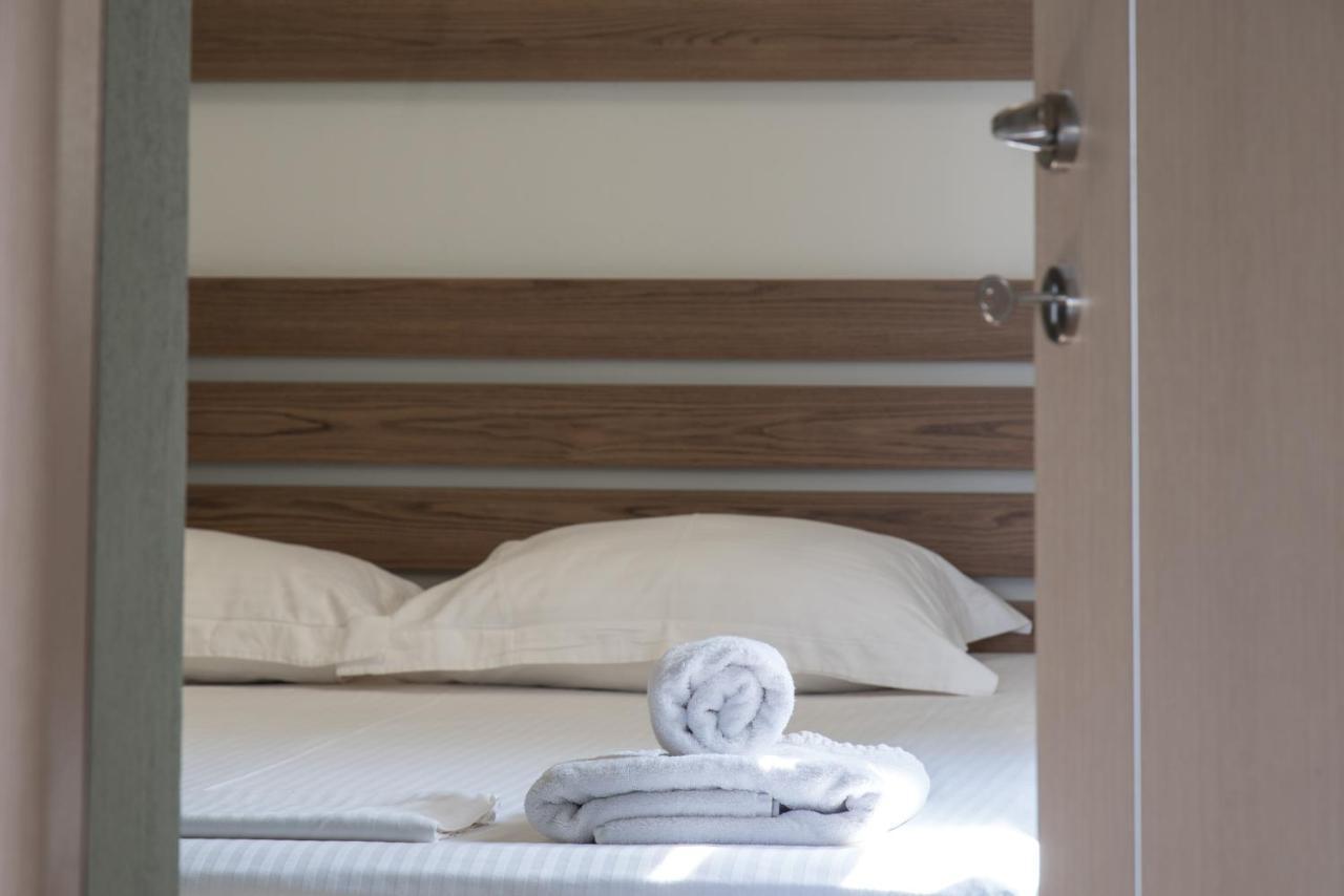 Vertigo Seaside Apartments Никити Экстерьер фото