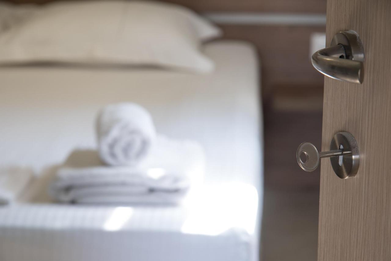 Vertigo Seaside Apartments Никити Экстерьер фото
