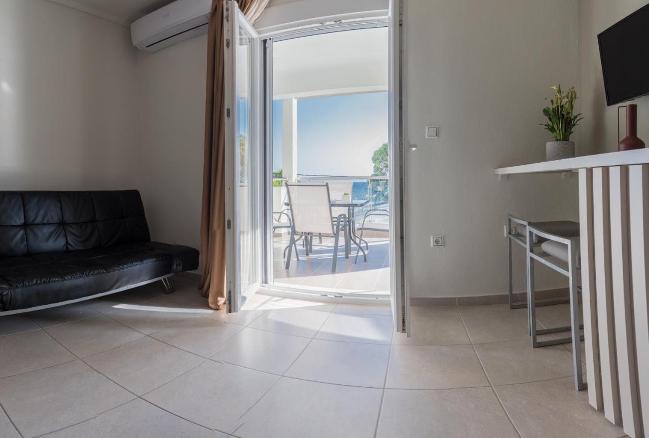 Vertigo Seaside Apartments Никити Экстерьер фото
